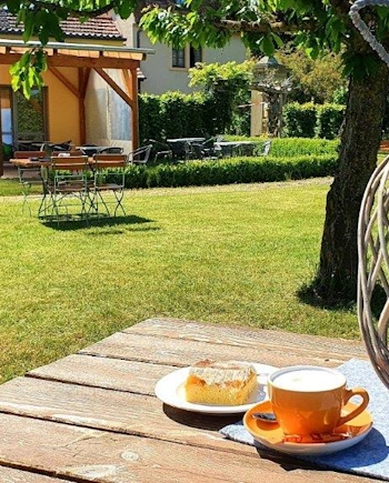 Sonntagscafé im Klostergarten